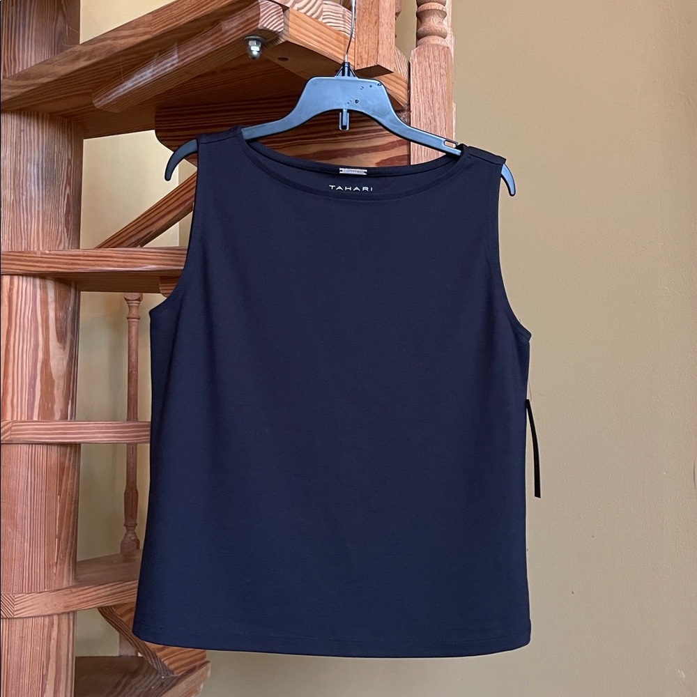 TAHARI Top